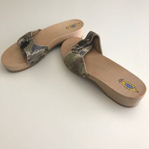 Dr Scholl’s Wooden Camo Sandals